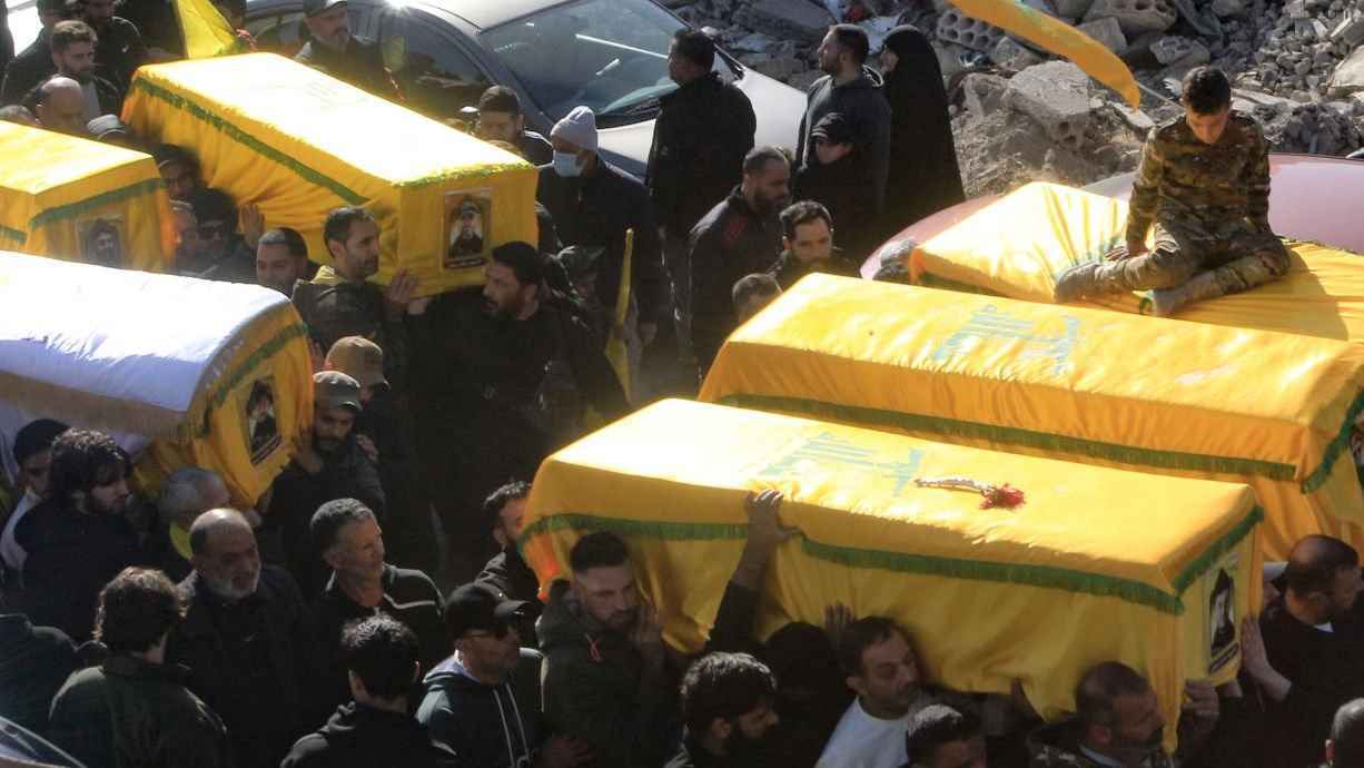 لبنانيون: الحاضنة الشعبية لـ"حزب الله" لن تدعمه في حرب جديدة