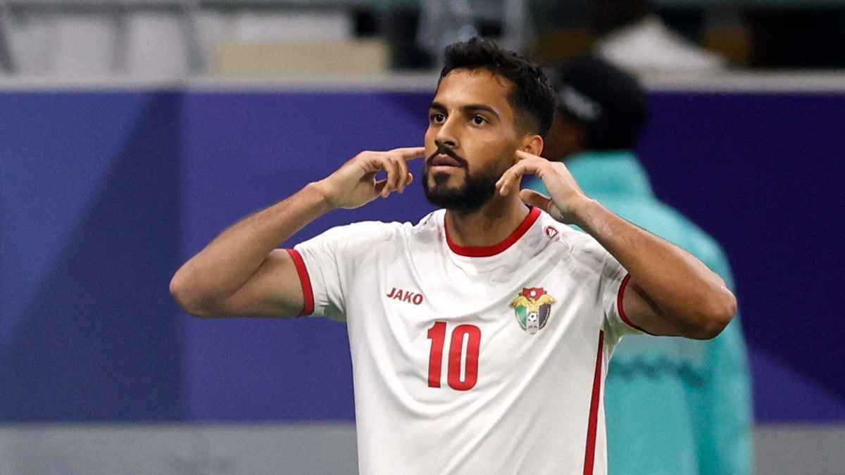 موسى التعمري يترك معسكر منتخب الأردن ويطير إلى فرنسا