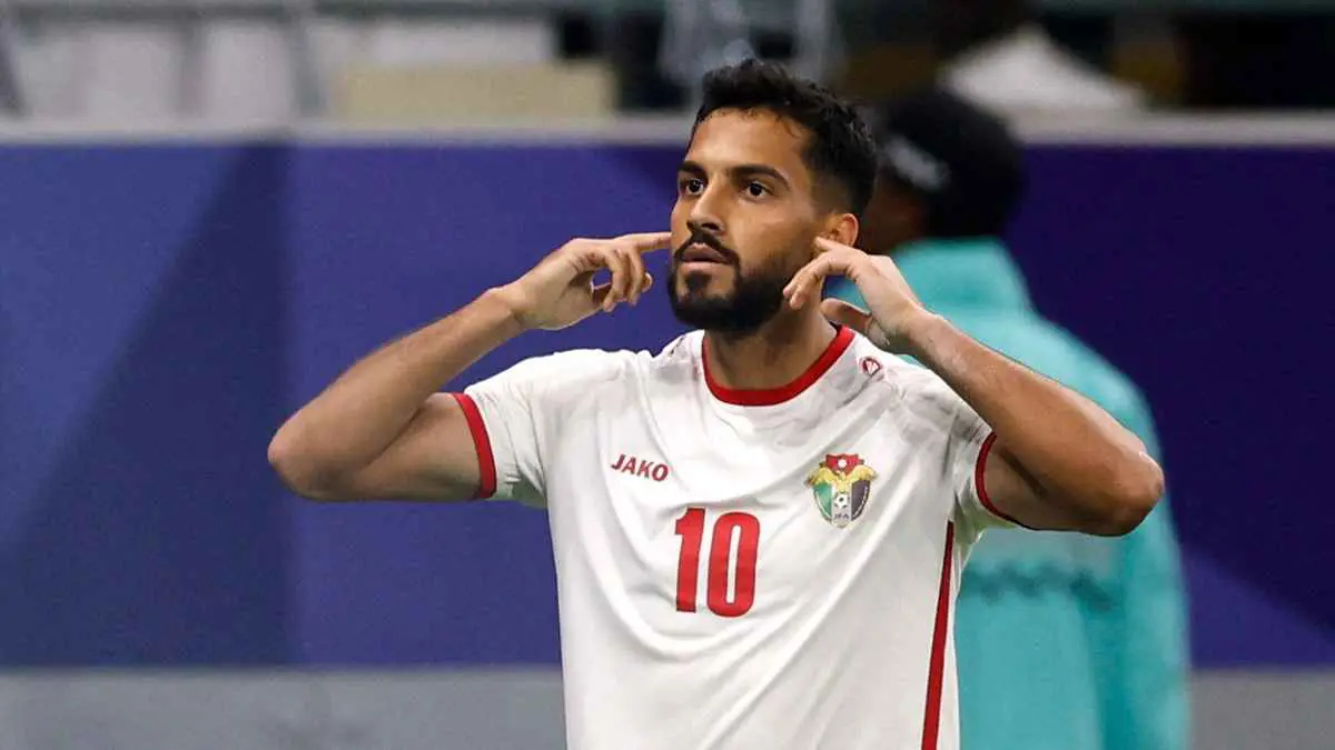 موسى التعمري يترك معسكر منتخب الأردن ويطير إلى فرنسا