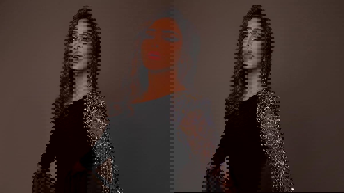 أحلام الشامسي تتخلص من جبيرة يدها وتخضع للعلاج الطبيعي (فيديو)