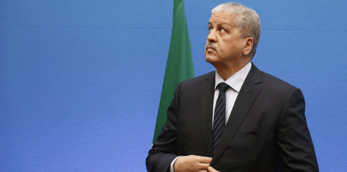 الجزائر.. مشروع قانون جديد يُقصي مزدوجي الجنسية من المناصب العليا