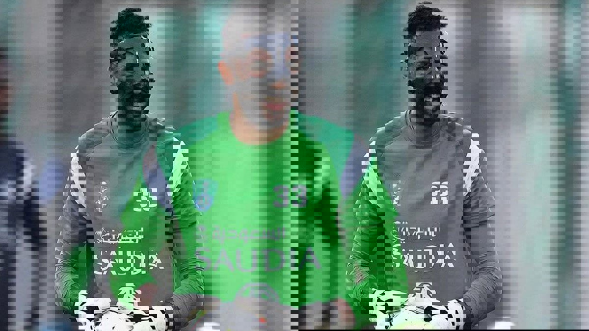 تقرير: محمد العويس حارس النادي الأهلي السعودي يقترب من الرحيل عن الفريق