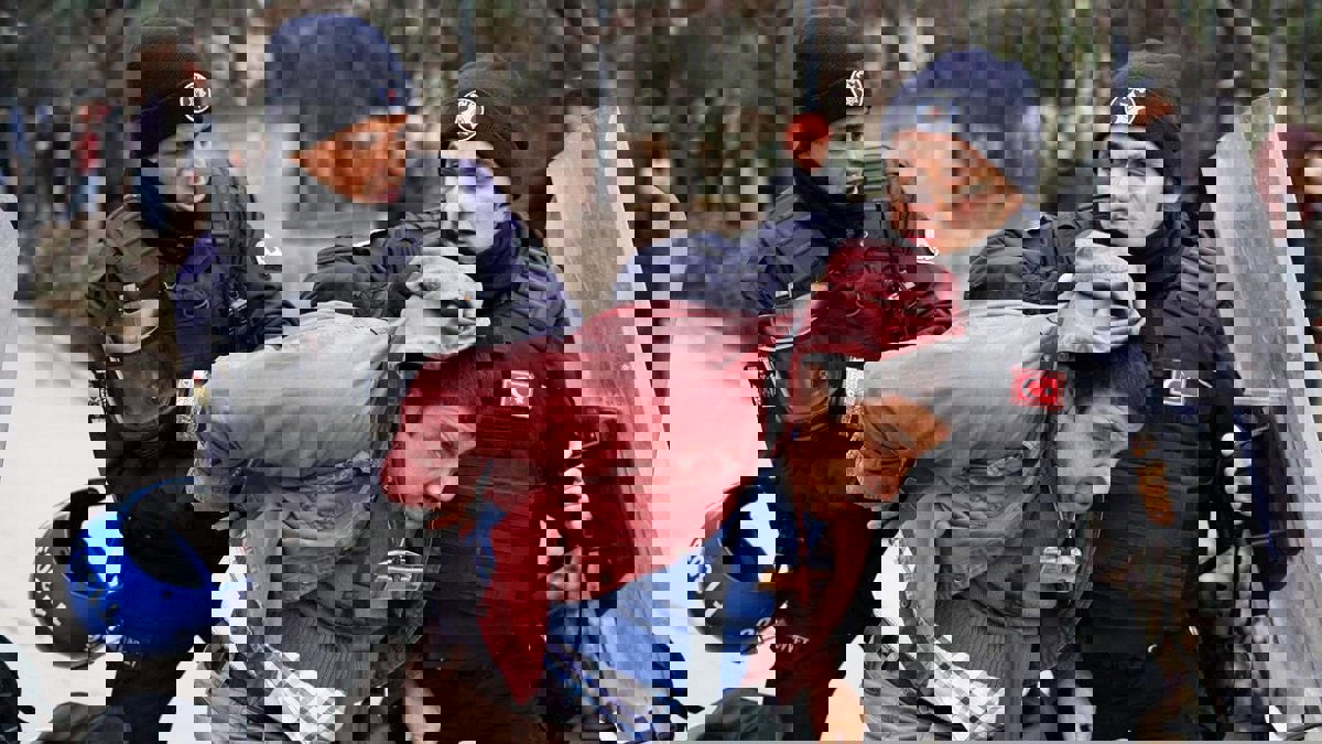 تقرير: الآلاف في سجون تركيا بتهمة "الإرهاب" بسبب "ورقة دولار"