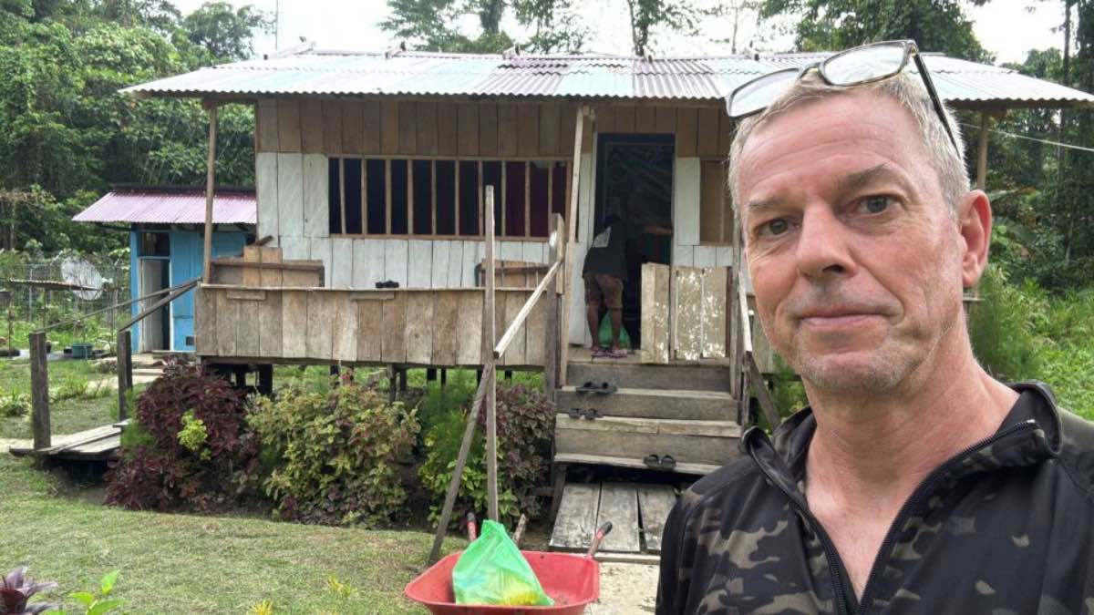 مغامر ينجو من "كابوس" خلال رحلة تصوير في غابات إندونيسيا (صور)