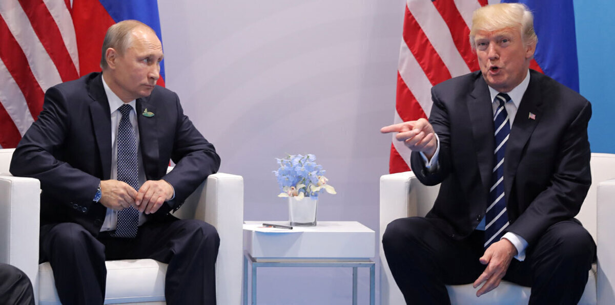 ديمقراطيون يتهمون ترامب بالتساهل مع بوتين