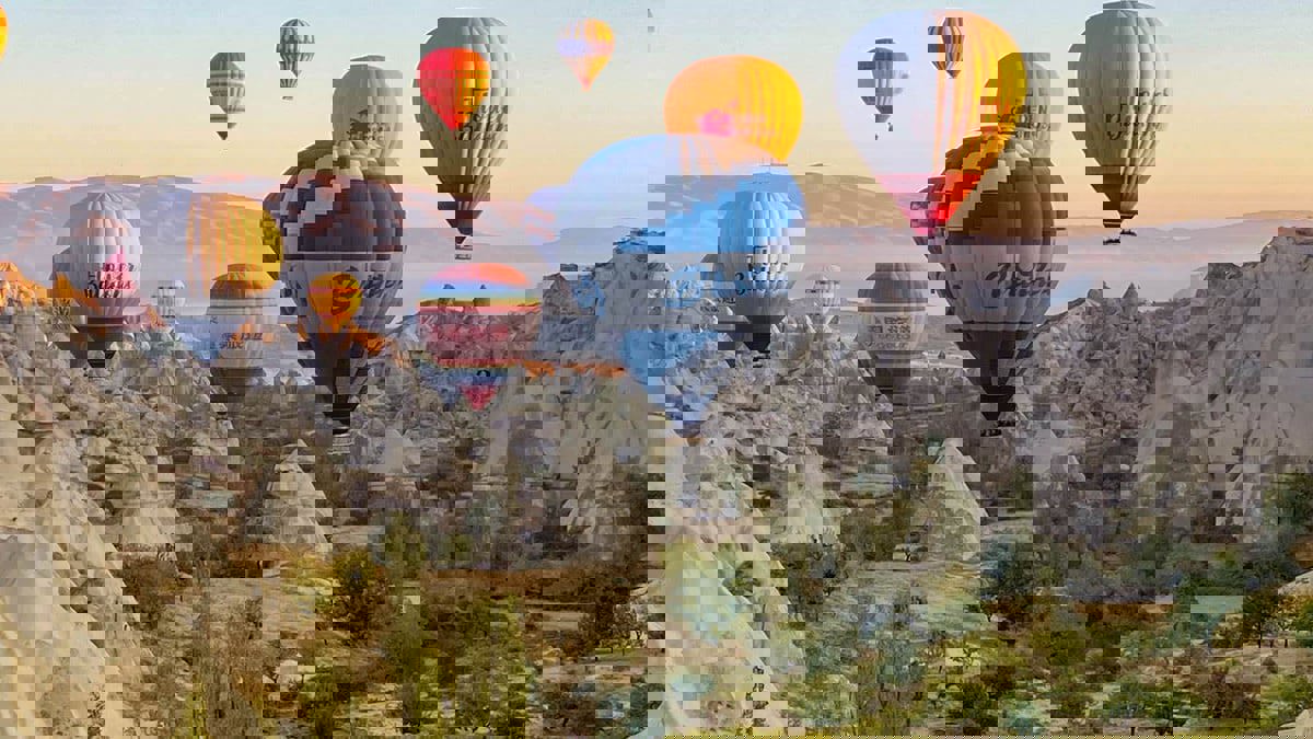 اثنان منها في بلد عربي.. 10 مواقع سياحية تحبس أنفاسك عند زيارتها