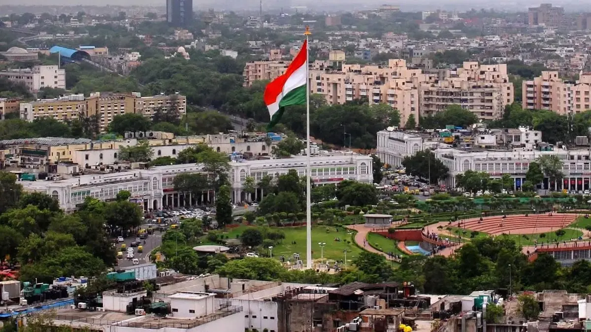 وزير هندي يصفع امرأة اقتربت منه (فيديو)