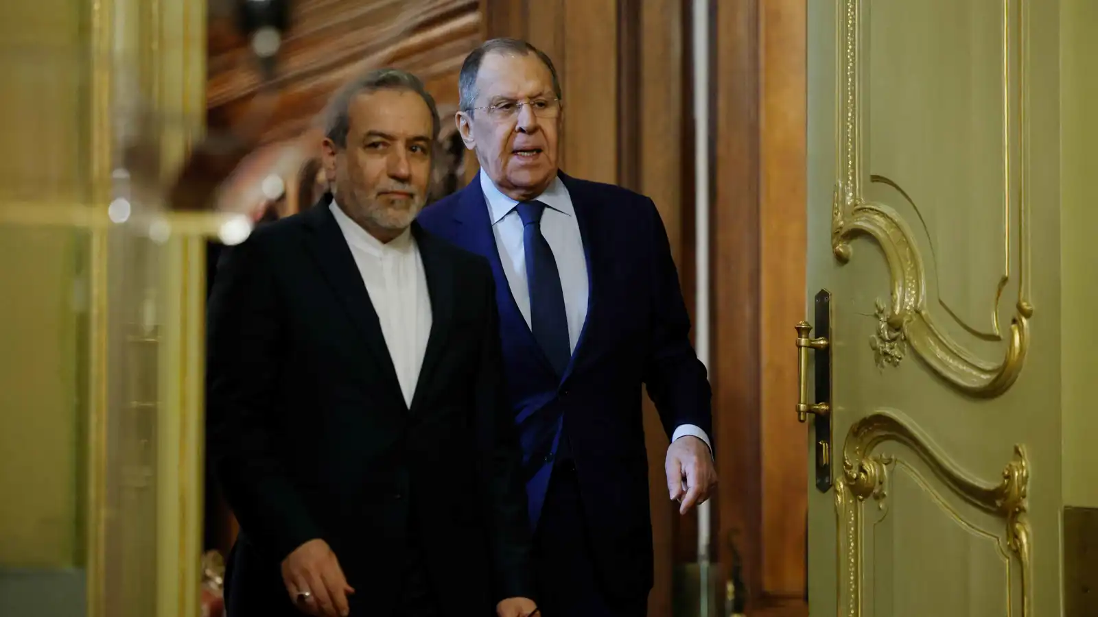 طهران تؤكد لموسكو السماح بمرور السفن الروسية عبر هرمز