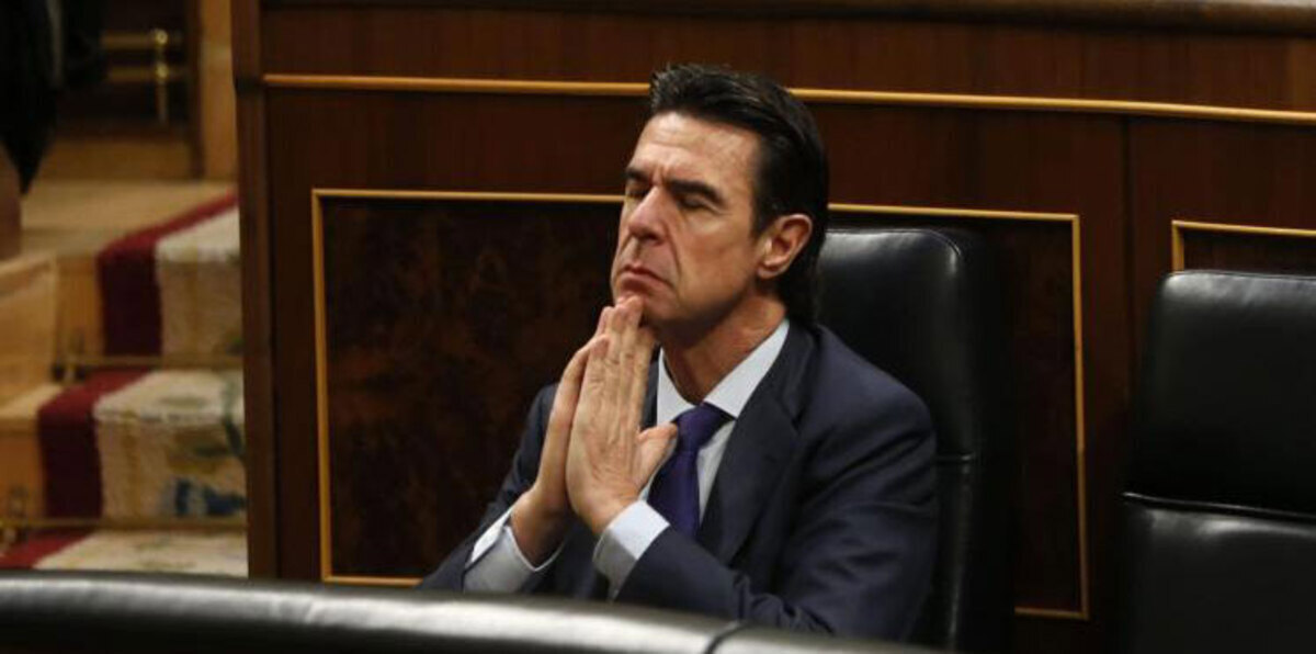 ‏   إسبانيا ترشّح متورطًا بفضائح بنما ممثلًا لها في البنك الدولي