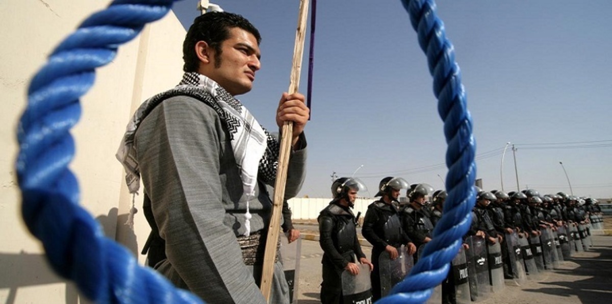 الرئيس الإيراني تحت المجهر بسبب إعدام الأحداث