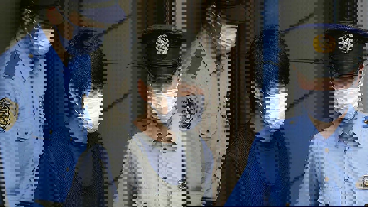 قاتل شينزو آبي.. والده وأخاه انتحرا و"تبرع" أمه لكنيسة أفلس العائلة