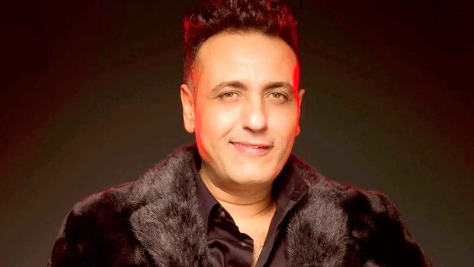 اتهامات لعمرو مصطفى باستغلال "ترند" وفاة محمد رحيم