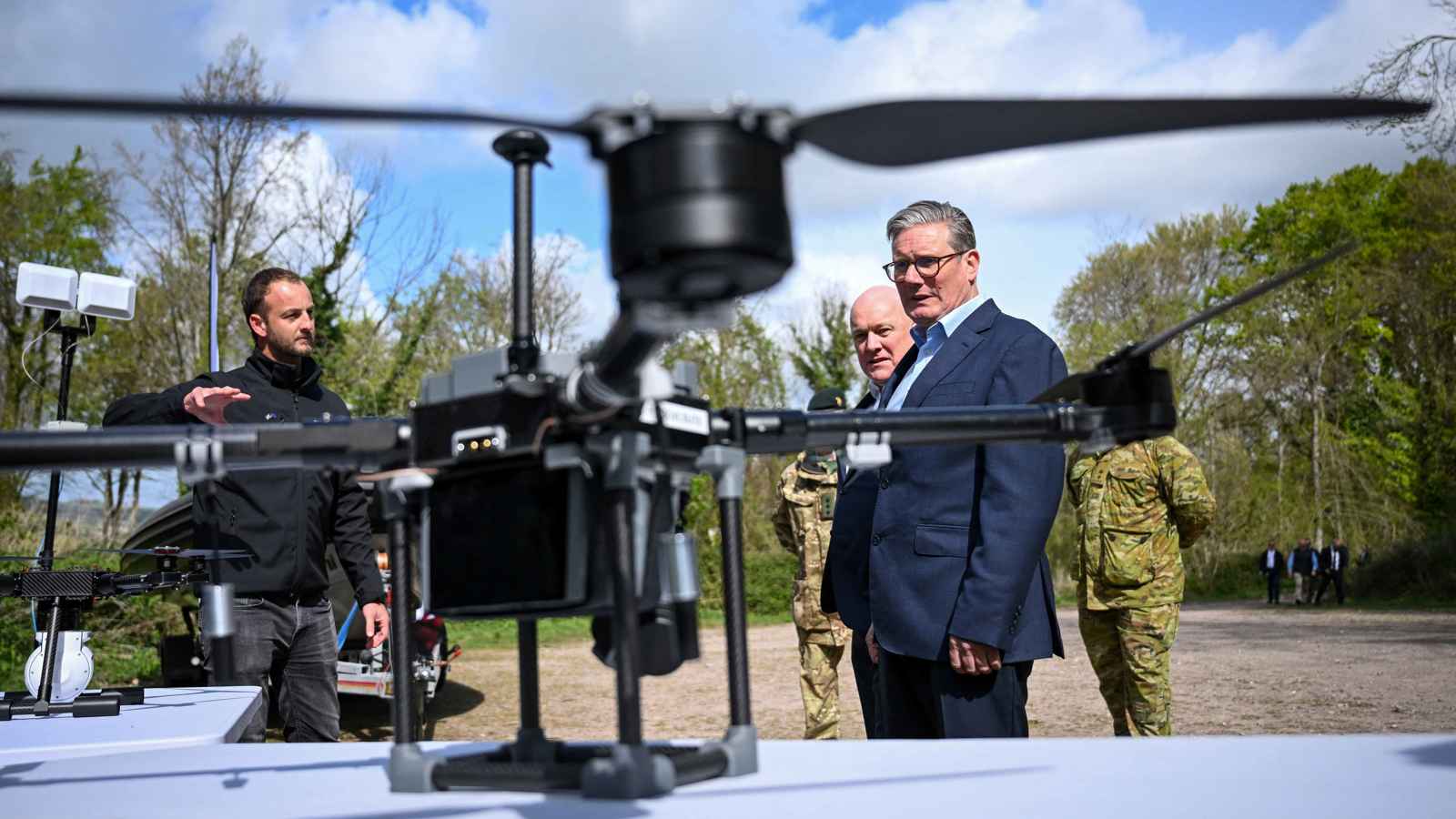 مستخلصة الدروس من أوكرانيا.. بريطانيا تعدل استراتيجيتها الدفاعية بالمسيرات