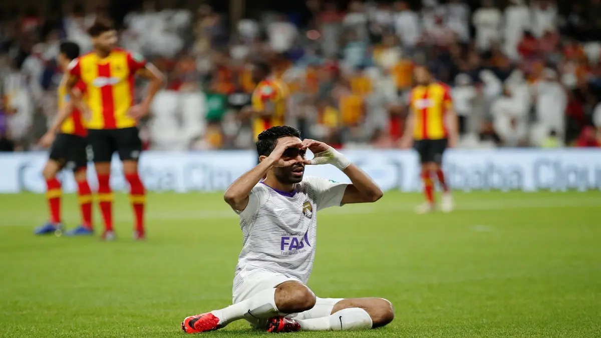 مباراة العين والترجي.. حسين الشحات يستفز لاعبي الفريق التونسي بهذه الحركة (فيديو)