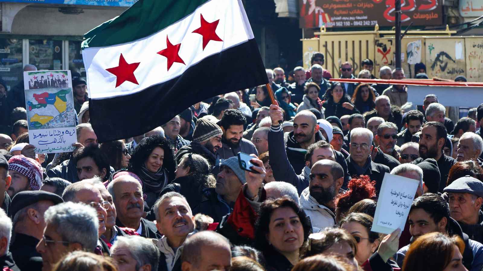 كيف "لغّمت" إسرائيل ملف الدروز في سوريا ولبنان لتشجيعهم على الانفصال؟