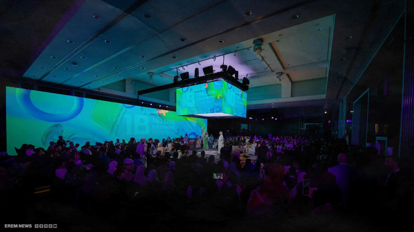 قمة المليار متابع