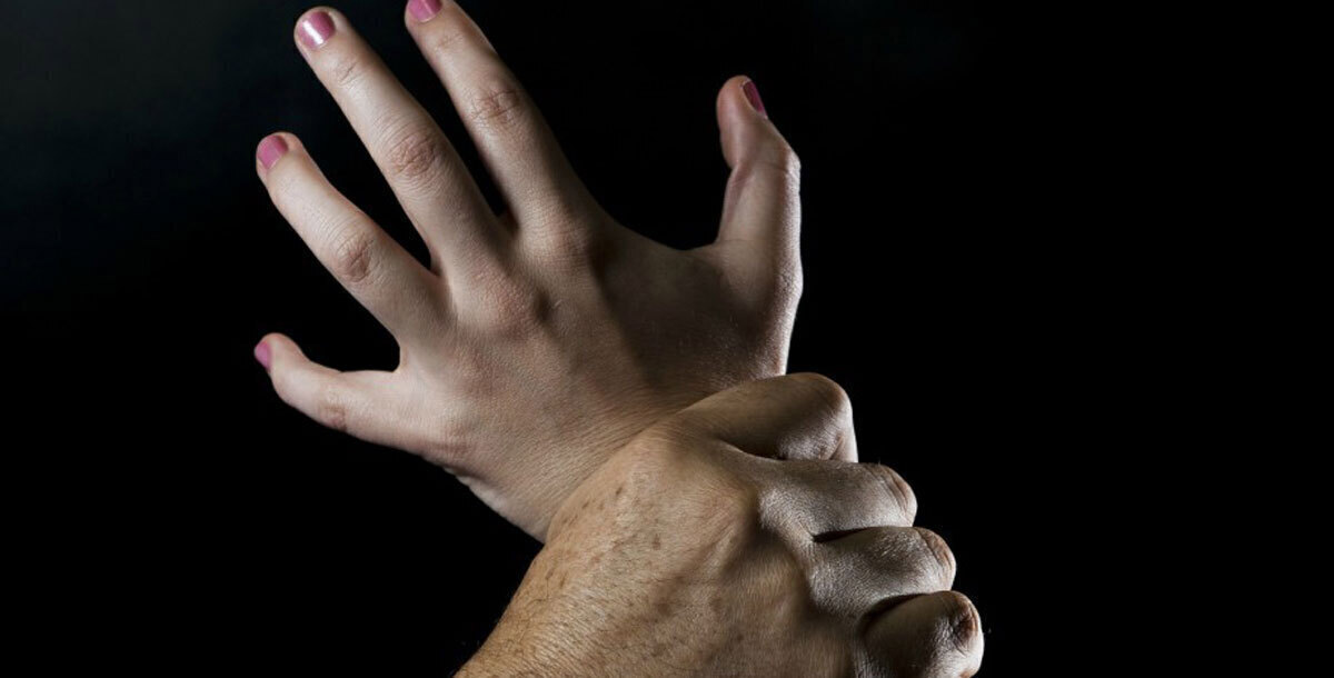 الكويت.. باع زوجته لصديقه بـ200 دينار