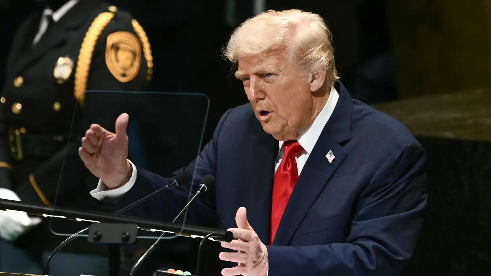 "سنمحوكم من الوجود".. ترامب يتوعد مهربي المخدرات