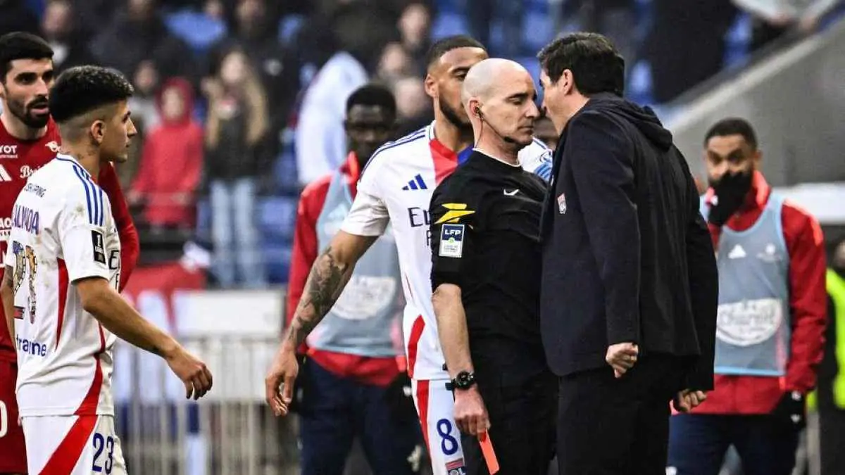 رابطة الدوري الفرنسي تفرض عقوبة "تاريخية" ضد فونسيكا مدرب ليون