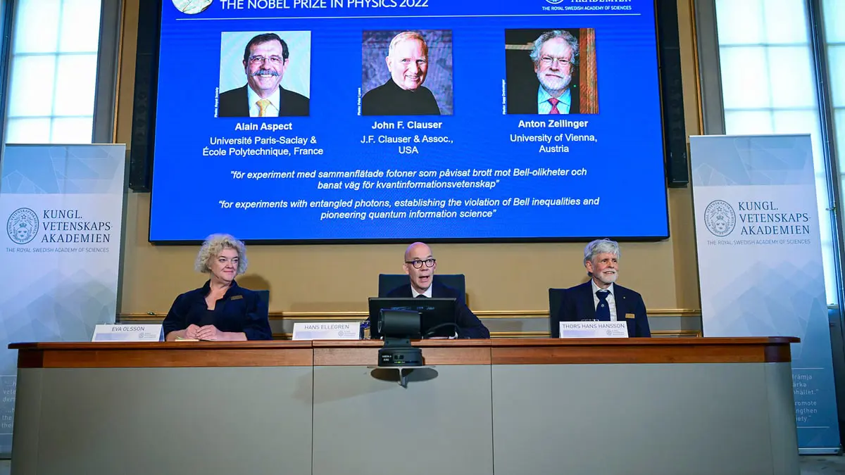 3 فائزين بجائزة نوبل للفيزياء