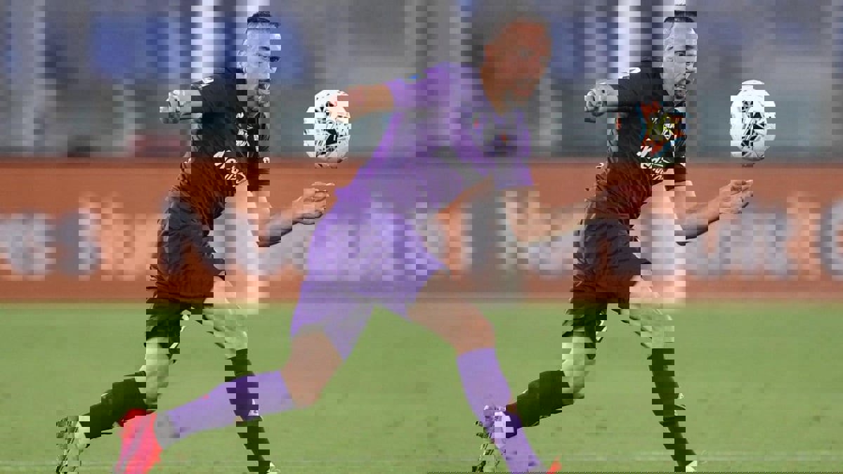 فرانك ريبيري يهدد بالرحيل عن فيورنتينا بعد سرقة منزله (فيديو)