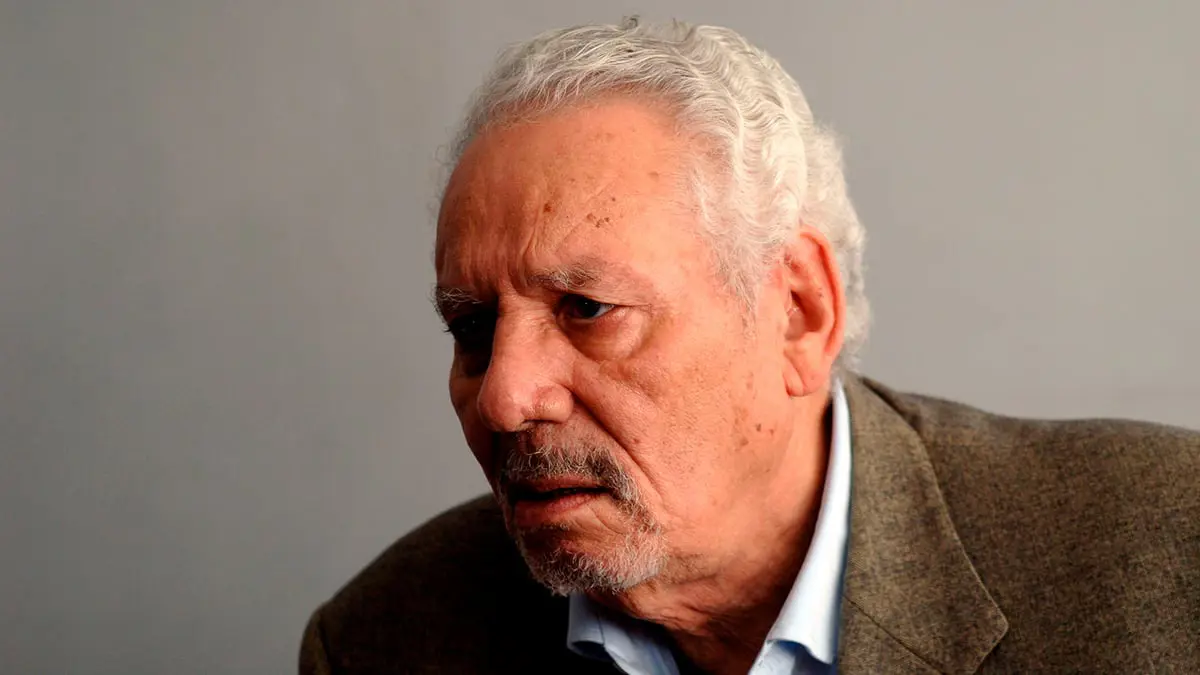 الجنرال الجزائري خالد نزار.. صانع الرؤساء والعشرية السوداء (فيديو)