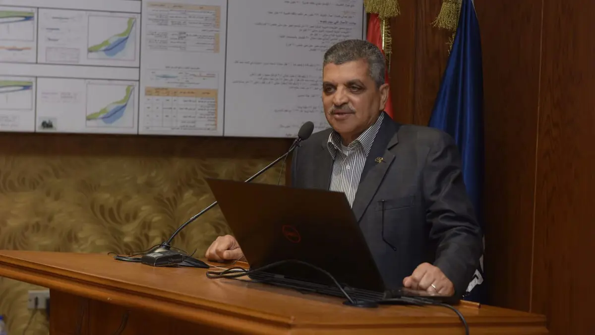 قناة السويس تدرس طرح 20% من حصصها في شركات بالبورصة المصرية