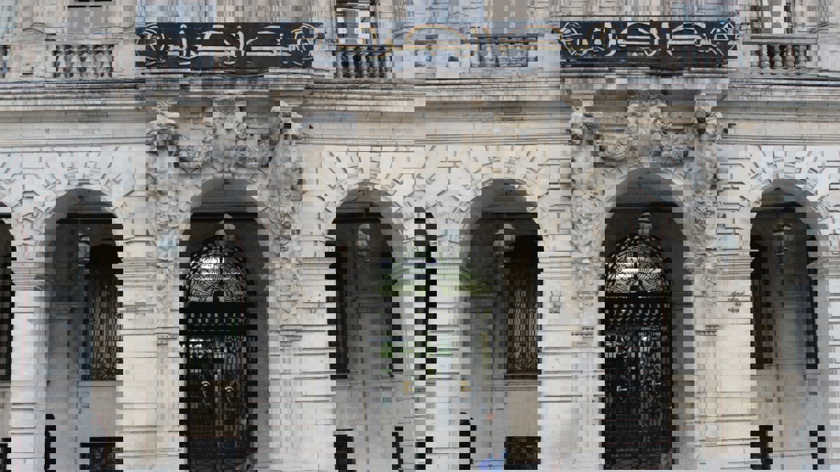 استمرار تراجع الاحتياطي النقدي يثير القلق في الجزائر