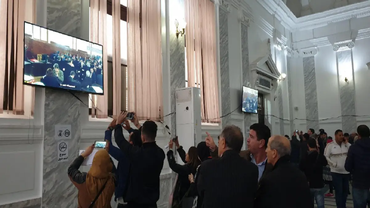 الجزائر.. المحاكمات تكشف أسرار تمويل آخر حملات بوتفليقة الدعائية (صور)