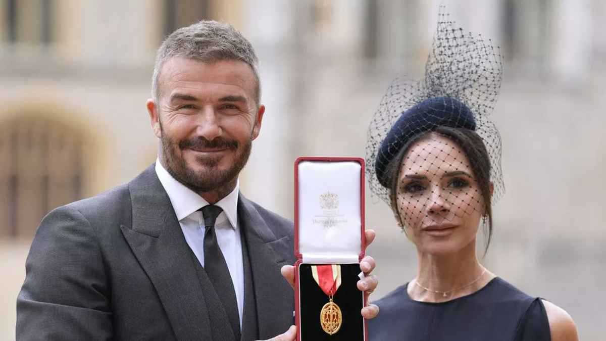 بأغنية خاصة من ابنه.. تفاصيل حفل بيكهام بعد حصوله على لقب "سير"