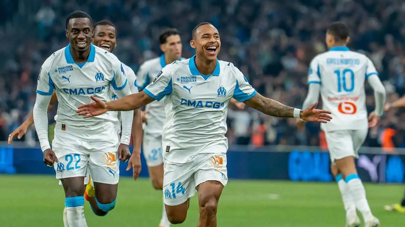 بعد عزل الرئيس والمدرب.. أولمبيك مارسيليا يغيّر الشعار الرسمي للنادي (صورة)