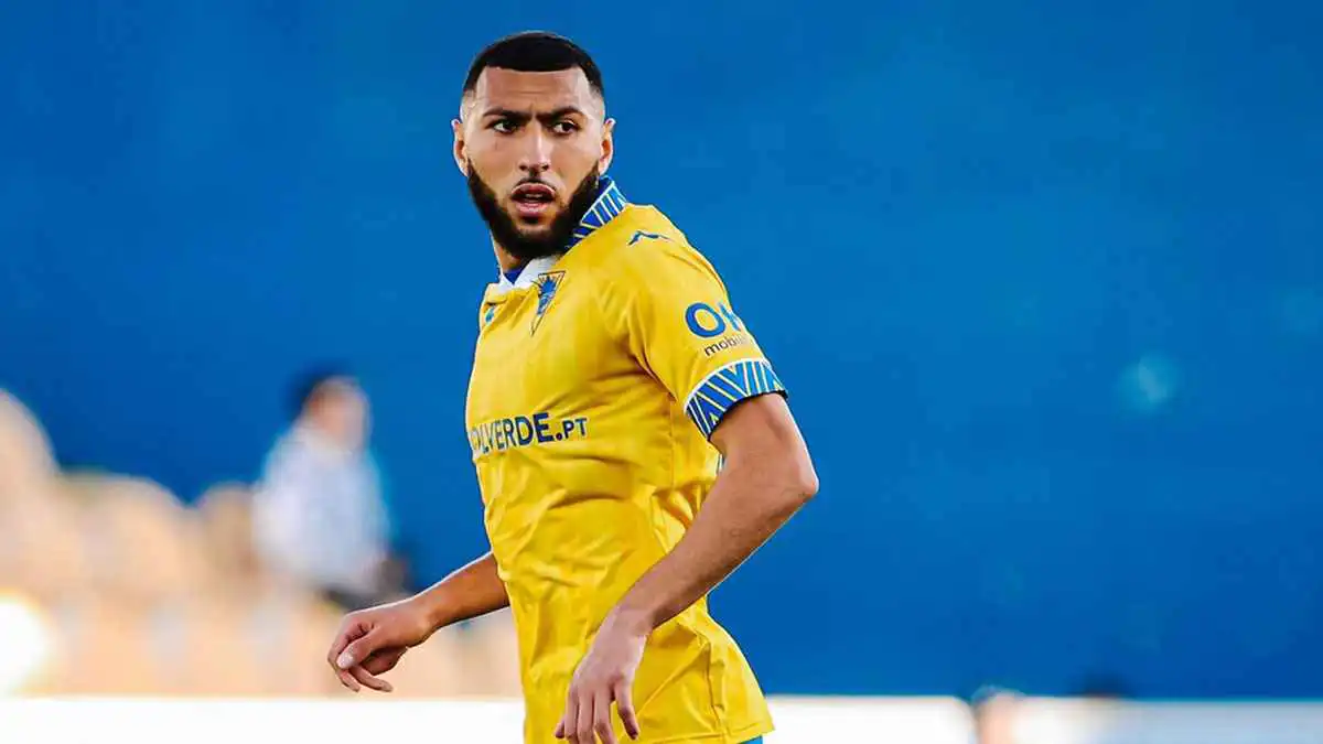 متألق بشدة.. من اللاعب الذي سافر محمد وهبي لمتابعته في البرتغال؟ (فيديو)