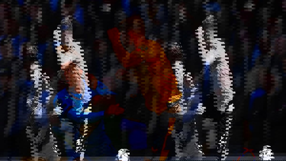 كولينز ينتظر جاك غريليش 25 دقيقة للاعتذار عن التدخل المتهور