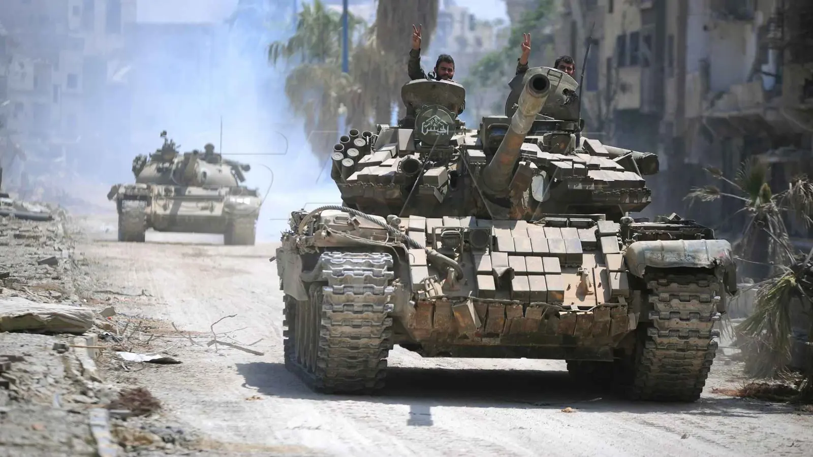 سيطرة كاملة للفصائل على شمال حلب وانسحاب ميليشيات إيران إلى البادية