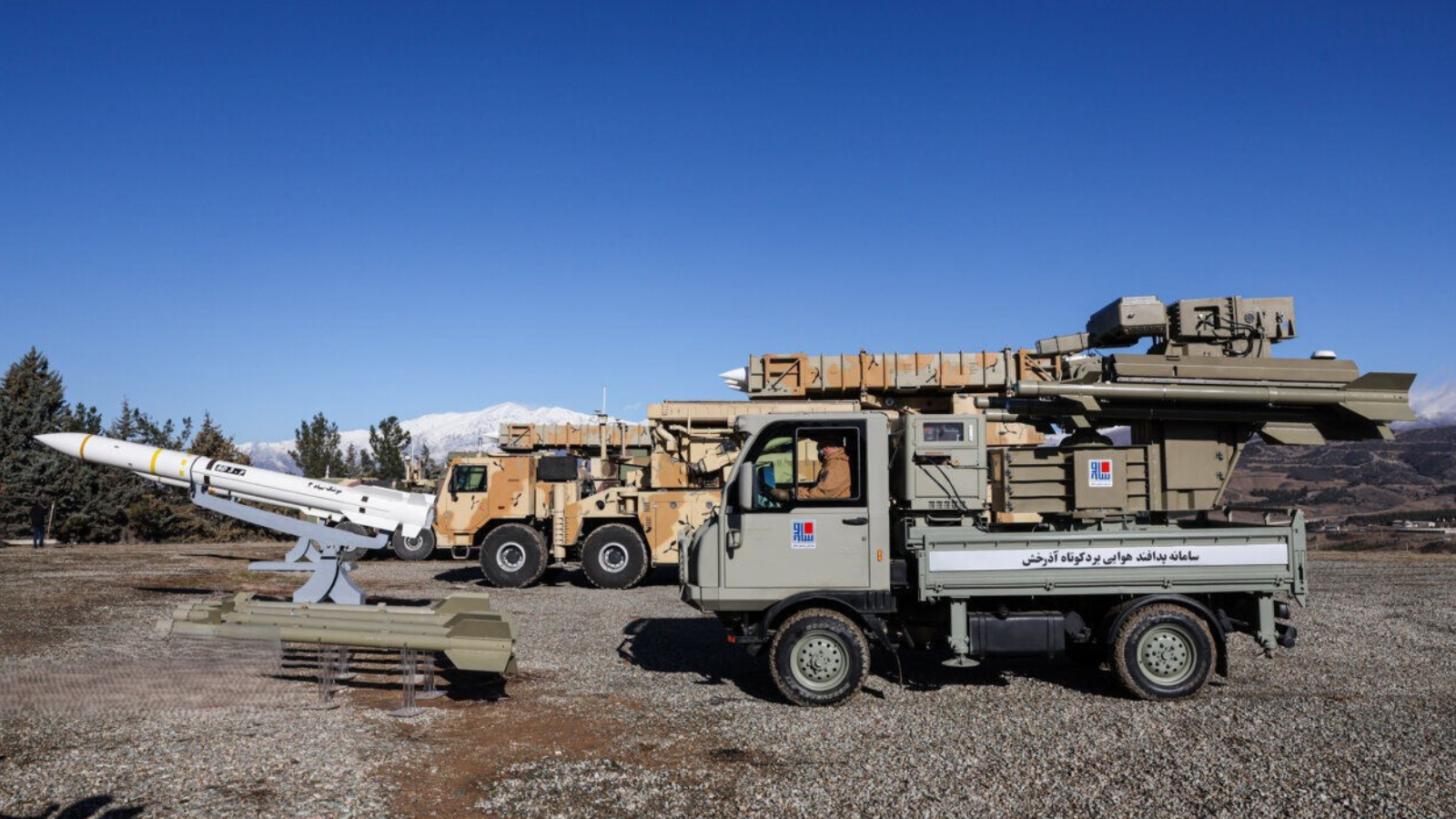 بعد انتهاء الضربة الإسرائيلية.. الحرس الثوري يحذّر الإيرانيين