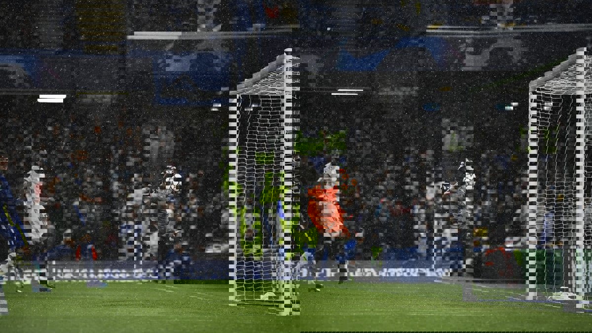 4 دفعوا الثمن.. كريم بنزيما صائد أخطاء حراس المرمى