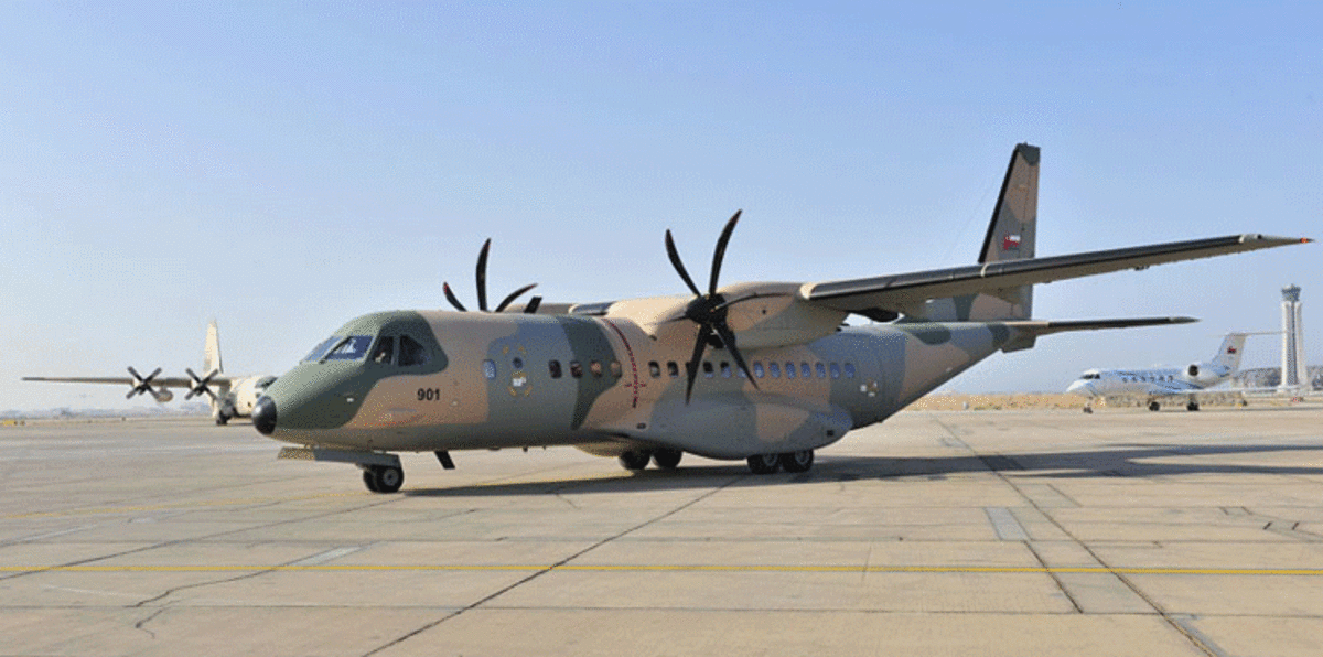 بالصور..  بوساطة عُمانية وصول أمريكيّين أفرج عنهم من اليمن إلى مسقط