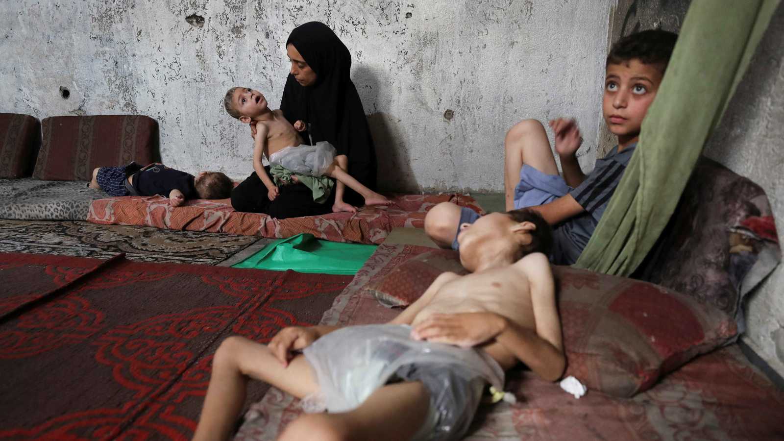 "زبدة الفول رفاهية".. صرخة أممية تكشف جنون الحصار على غزة