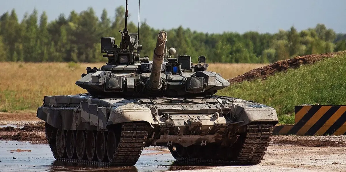 التحالف الدولي يدمر دبابة روسية في دير الزور السورية