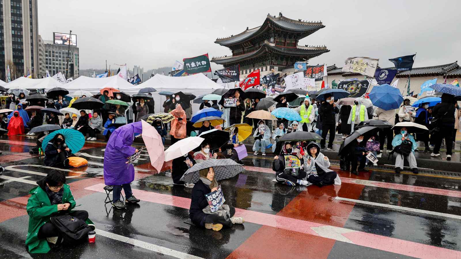 مظاهرة في سيول دعما للرئيس الكوري الجنوبي المعزول