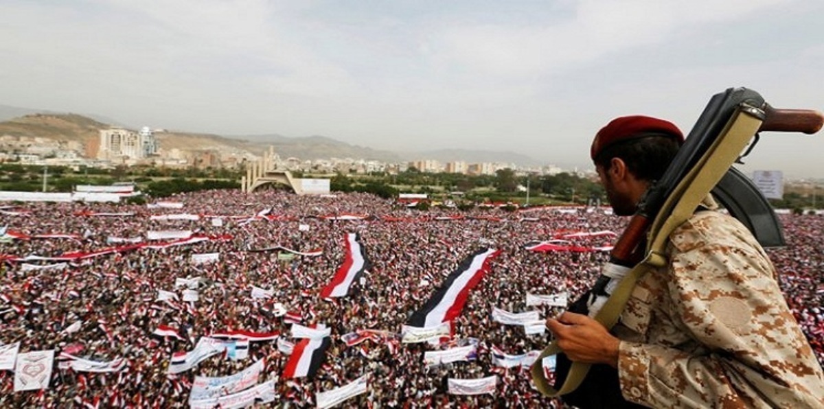 جماعة الحوثي تحشد أنصارها دعمًا لحكومة لم تعترف بها أي دولة