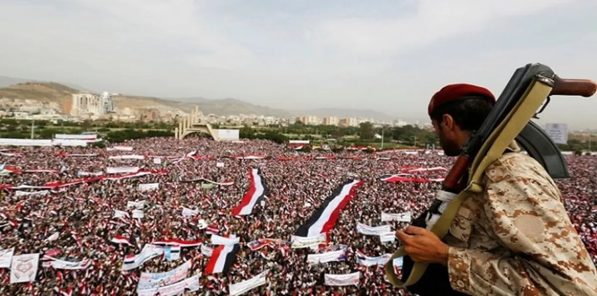 جماعة الحوثي تحشد أنصارها دعمًا لحكومة لم تعترف بها أي دولة