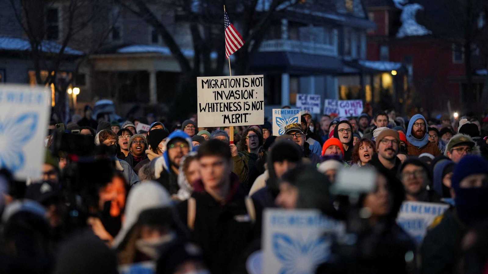 رصاص إدارة الهجرة الأمريكية يُشعل غضب مينيابوليس (فيديو)