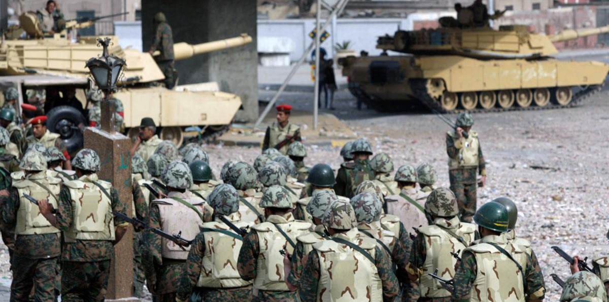 الجيش المصري يعلن مقتل عسكريَيْن و16 مسلحًا