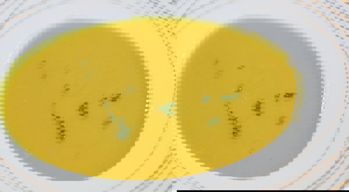 شوربة العدس طبق لا غنى عنه على المائدة الرمضانية