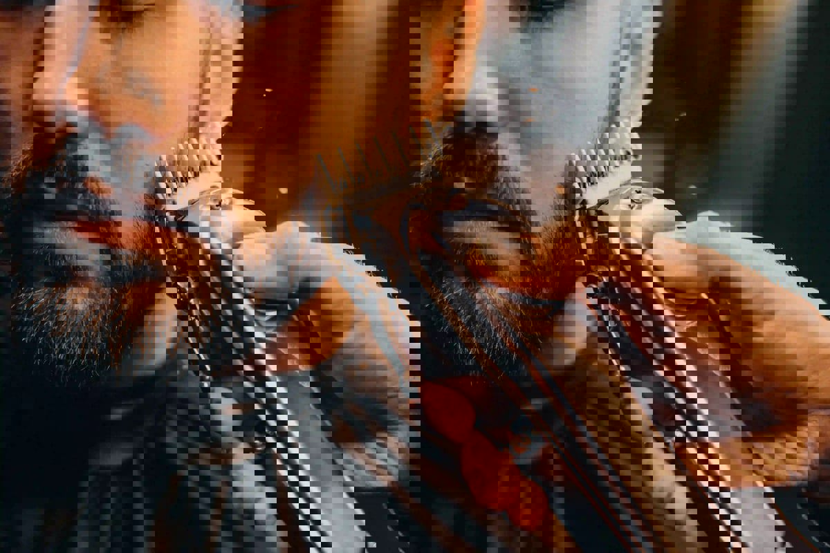 سعودي ينتقم من حلاق بطريقة غير متوقعة (فيديو)