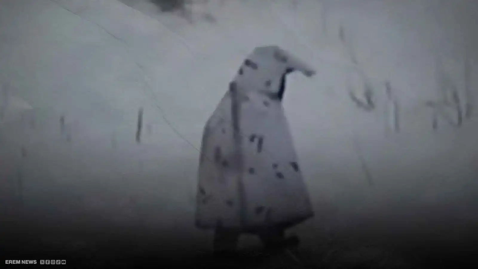 "البطريق اليائس".. جندي روسي يحاول خداع المسيرات ويدفع الثمن