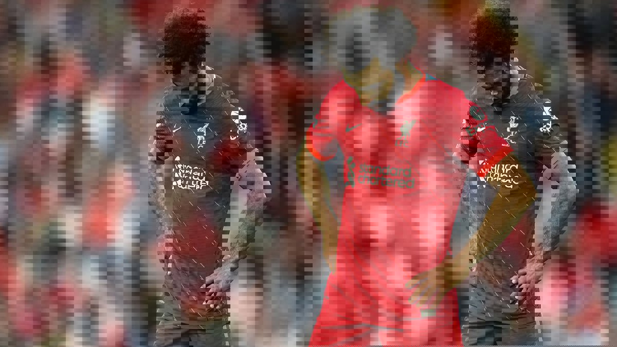 ديلي إكسبريس: محمد صلاح قد يواجه مصير كوتينيو مع ليفربول