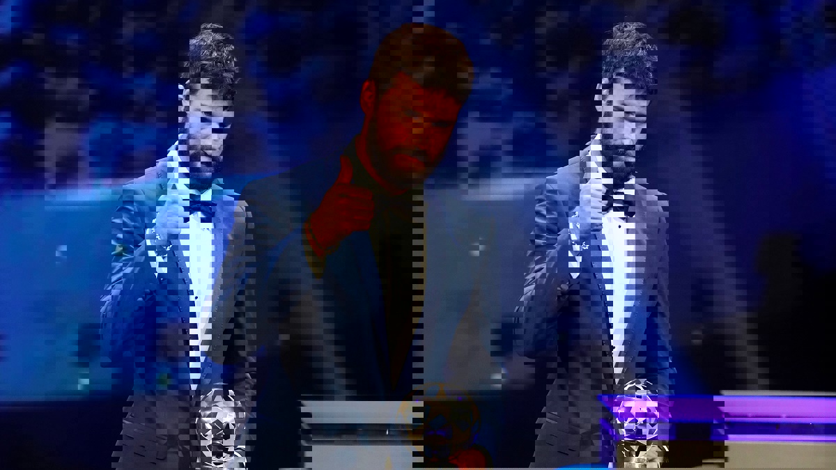 إيدرسون مورايس: أليسون باكير الأحق بجائزة الفيفا لأفضل حارس في العالم