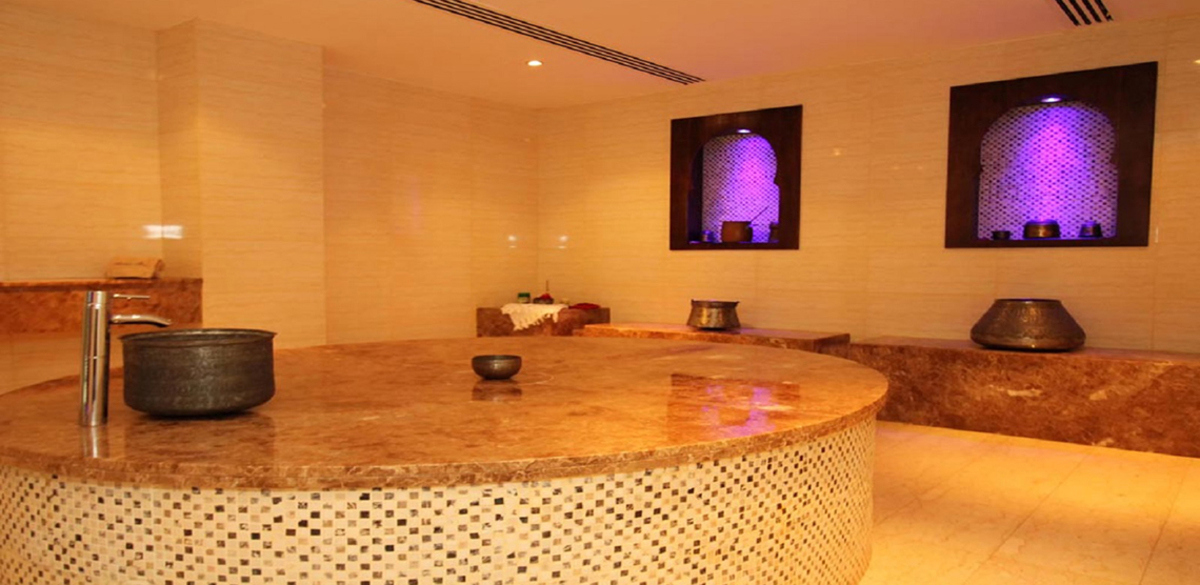 "الحمامات المغربية" تثير أزمة حكومية في السعودية